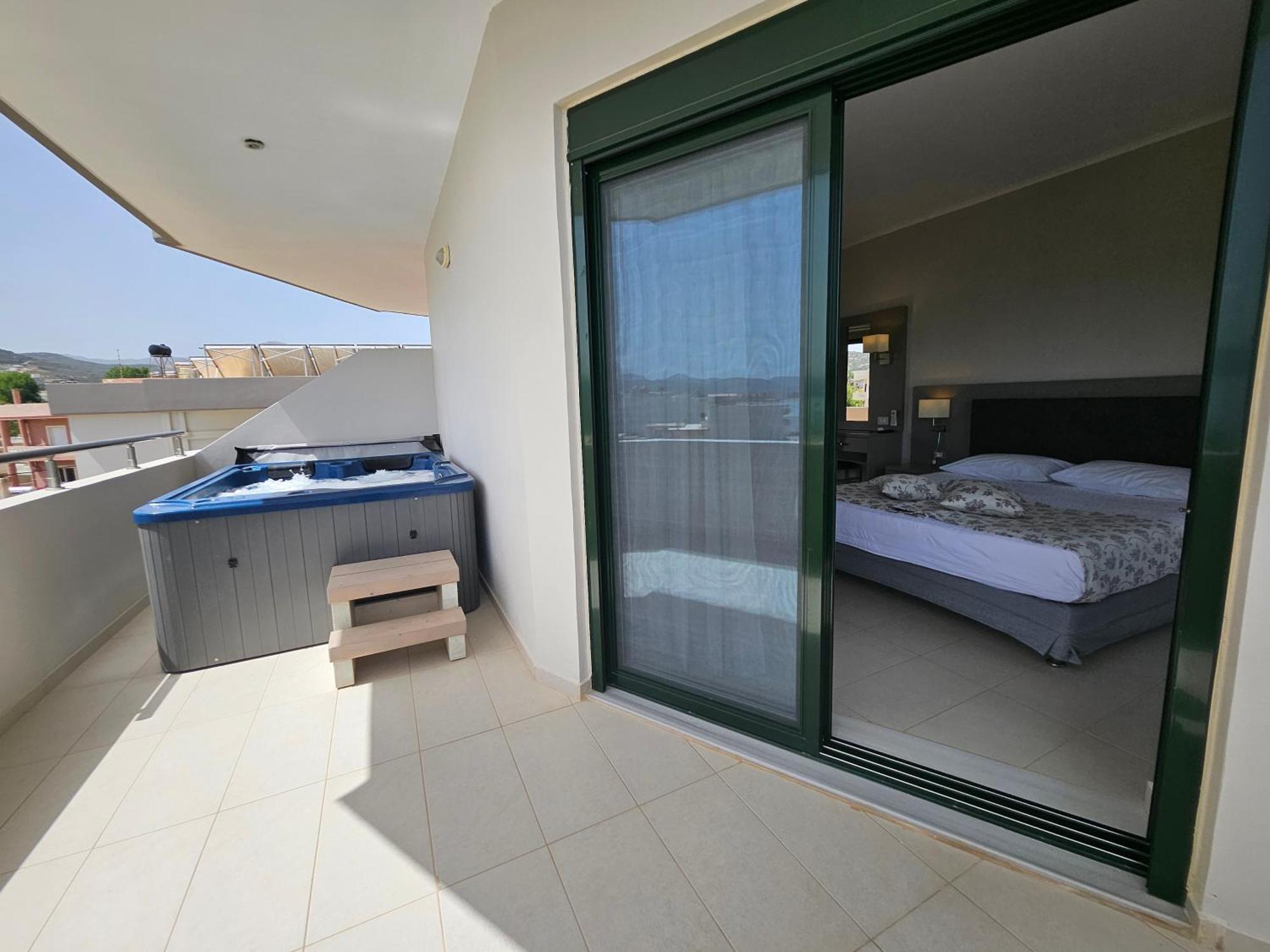 Christina Beach Hotel Kissamos Bagian luar foto